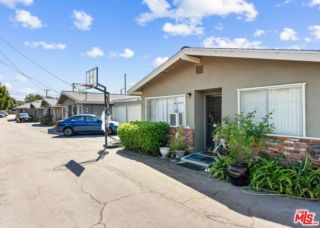 2383 Orange Avenue, Costa Mesa, CA 92627