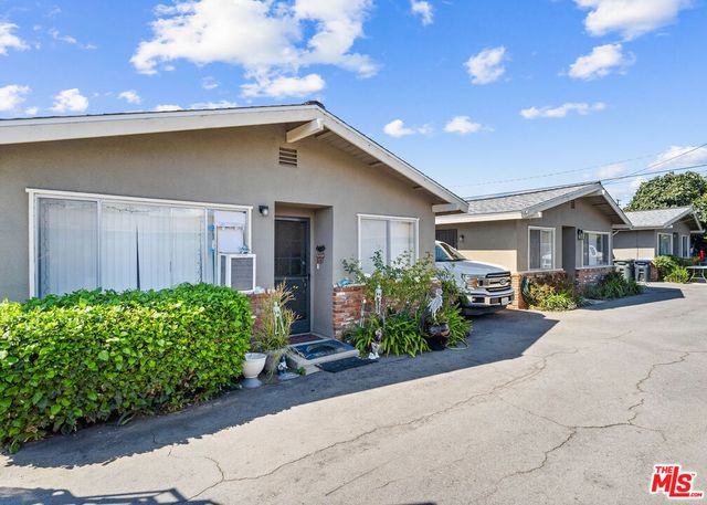 2383 Orange Avenue, Costa Mesa, CA 92627