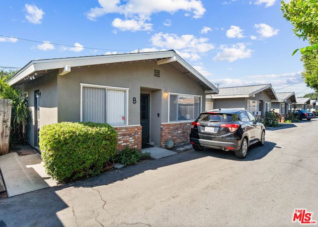 2383 Orange Avenue, Costa Mesa, CA 92627