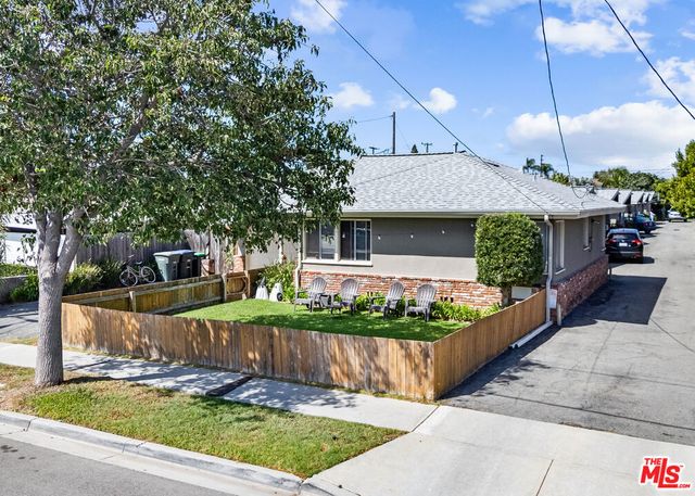 2383 Orange Avenue, Costa Mesa, CA 92627