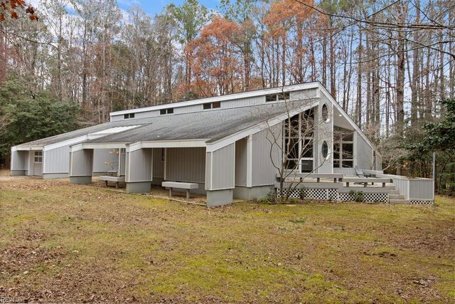 5731 Kings Ridge RD, Gloucester, VA 23061