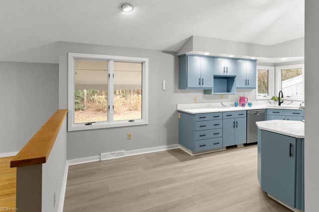 5731 Kings Ridge RD, Gloucester, VA 23061