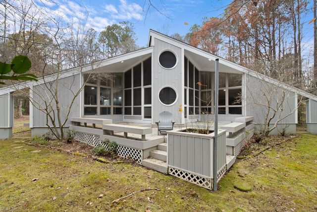 5731 Kings Ridge RD, Gloucester, VA 23061