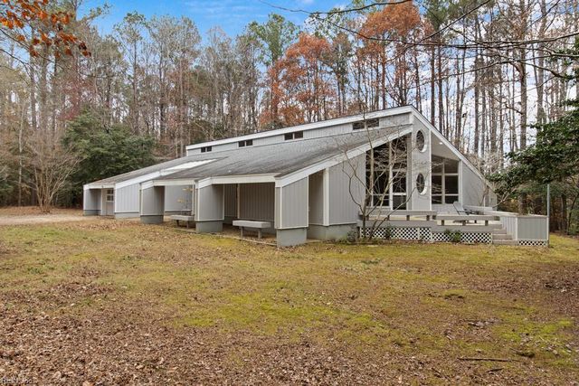 5731 Kings Ridge RD, Gloucester, VA 23061