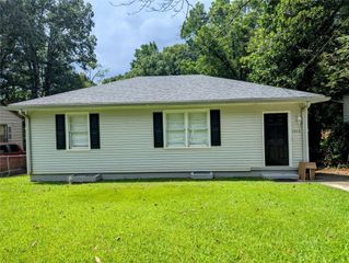 1954 W Taylor Avenue, East Point, GA 30344