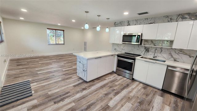 16575 Old Cutler Rd 16575, Palmetto Bay, FL 33157