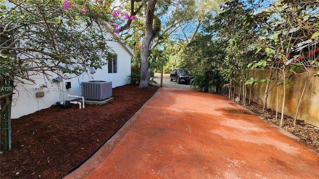 16575 Old Cutler Rd 16575, Palmetto Bay, FL 33157