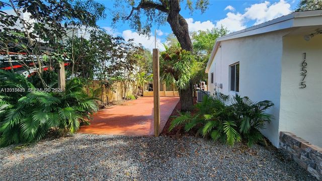 16575 Old Cutler Rd 16575, Palmetto Bay, FL 33157