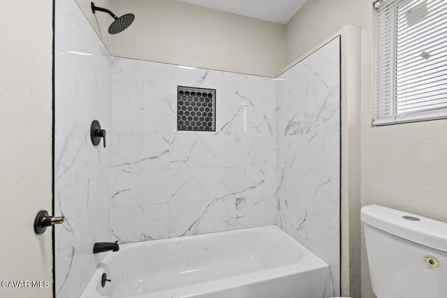 44053 Canyon Way, Lancaster, CA 93535