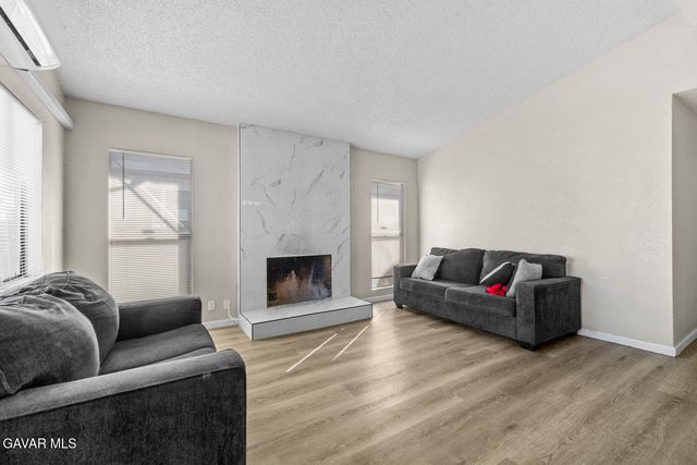 44053 Canyon Way, Lancaster, CA 93535