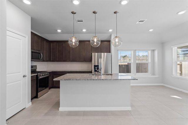 19753 Flag View Drive, Montgomery, TX 77316