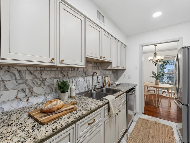 6036 Birchbrook Drive 226, Dallas, TX 75206