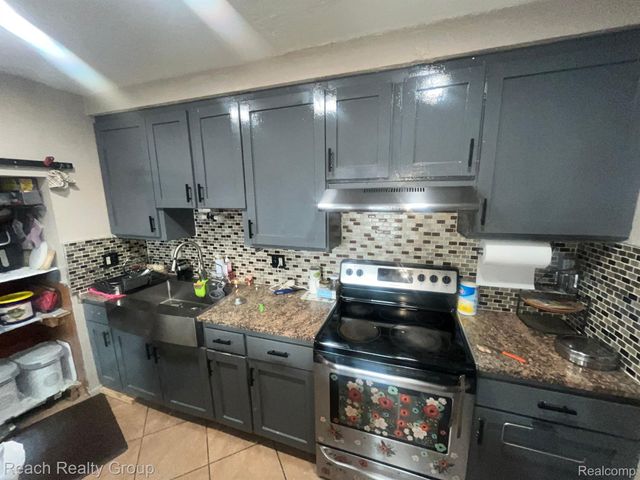 22755 GRAND RIVER Avenue, Detroit, MI 48219