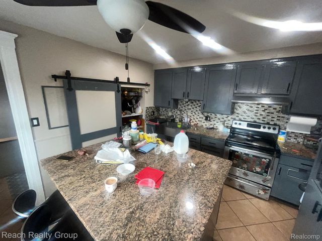 22755 GRAND RIVER Avenue, Detroit, MI 48219