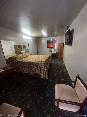 22755 GRAND RIVER Avenue, Detroit, MI 48219