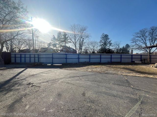 22755 GRAND RIVER Avenue, Detroit, MI 48219