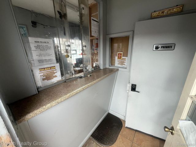 22755 GRAND RIVER Avenue, Detroit, MI 48219