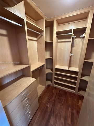 427 Santander Ave 404, Coral Gables, FL 33134