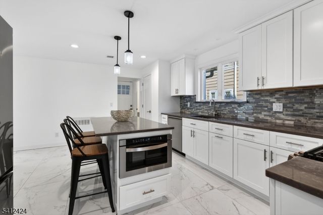 46 Elmwood Pl, Millburn Twp., NJ 07078