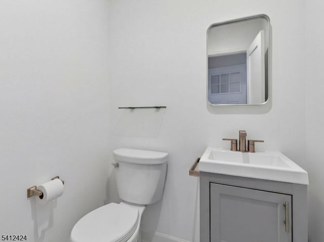 46 Elmwood Pl, Millburn Twp., NJ 07078