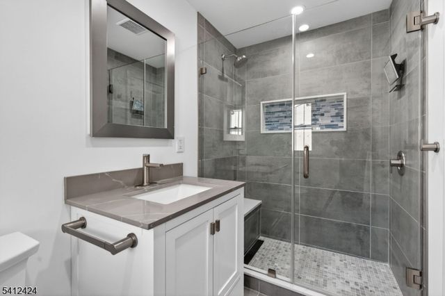 46 Elmwood Pl, Millburn Twp., NJ 07078