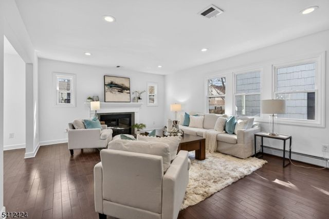 46 Elmwood Pl, Millburn Twp., NJ 07078