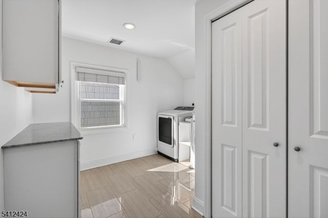 46 Elmwood Pl, Millburn Twp., NJ 07078