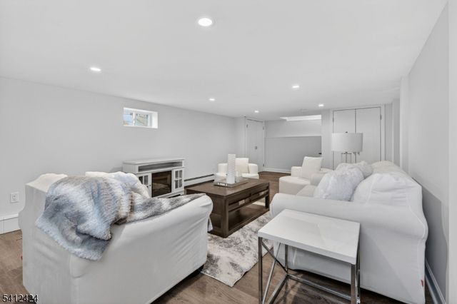 46 Elmwood Pl, Millburn Twp., NJ 07078