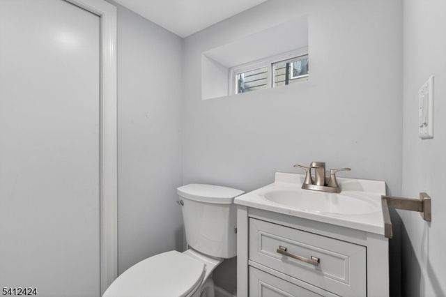 46 Elmwood Pl, Millburn Twp., NJ 07078