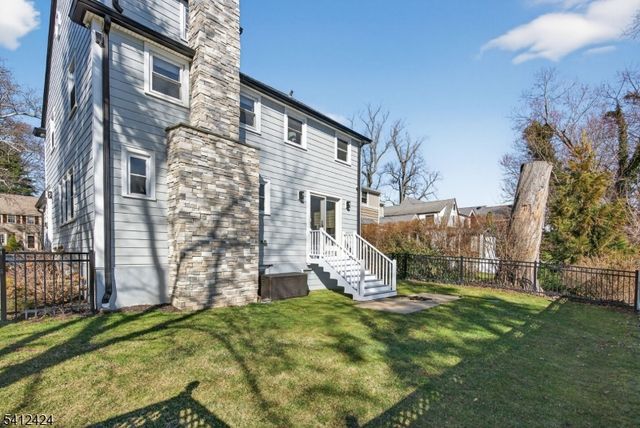 46 Elmwood Pl, Millburn Twp., NJ 07078