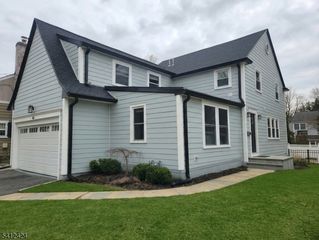 46 Elmwood Pl, Millburn Twp., NJ 07078