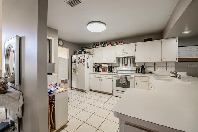 1813 DOCKSIDE DRIVE, Valrico, FL 33594