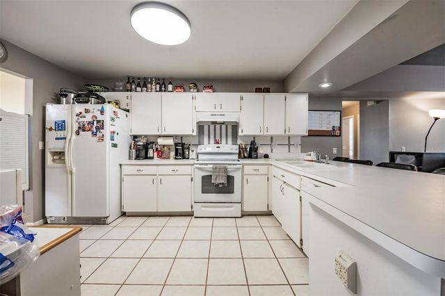 1813 DOCKSIDE DRIVE, Valrico, FL 33594