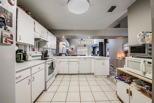 1813 DOCKSIDE DRIVE, Valrico, FL 33594