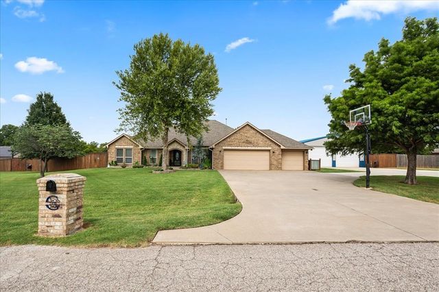 2403 County Road 1196, Tuttle, OK 73089