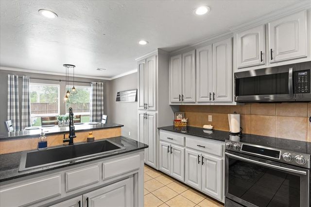 2403 County Road 1196, Tuttle, OK 73089