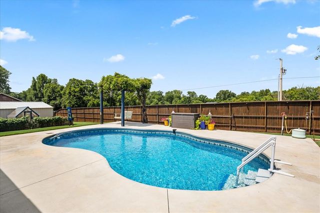 2403 County Road 1196, Tuttle, OK 73089