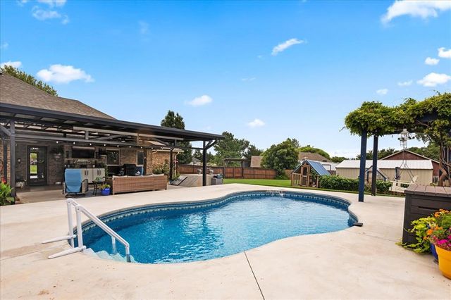 2403 County Road 1196, Tuttle, OK 73089