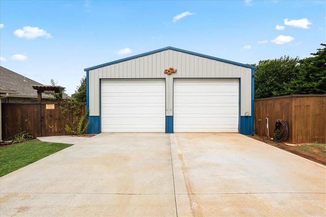 2403 County Road 1196, Tuttle, OK 73089