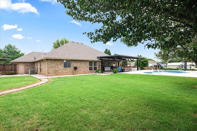 2403 County Road 1196, Tuttle, OK 73089