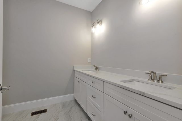 4 Weber Farm Road 4, Wrentham, MA 02093