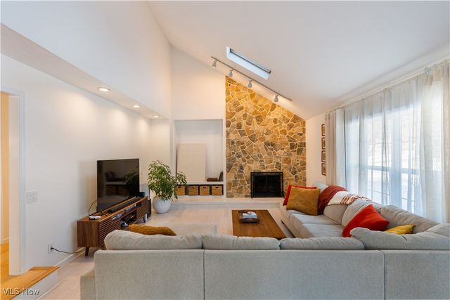 4057 Bramshaw Road NW, Canton, OH 44718