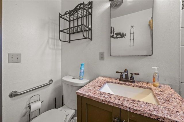 140 Highland Lane, Sugarloaf, CA 92386