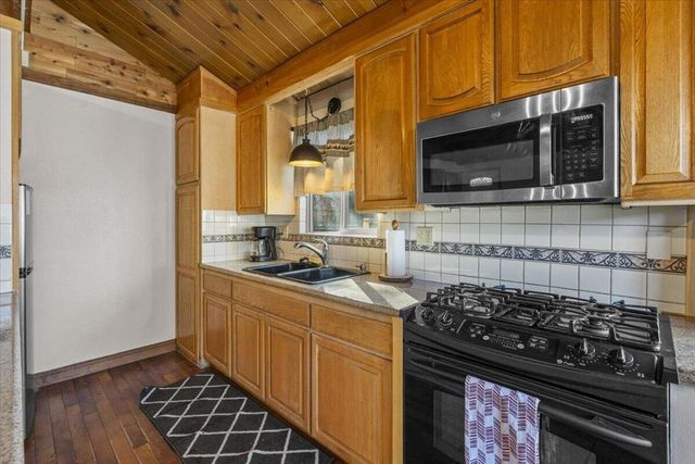 140 Highland Lane, Sugarloaf, CA 92386