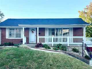 909 Pettus Place, St Charles, MO 63301