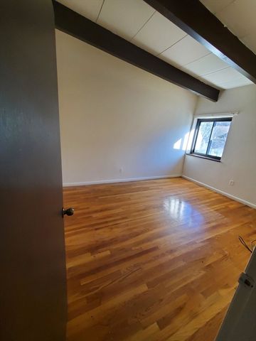 200 Central St 12, Stoneham, MA 02180
