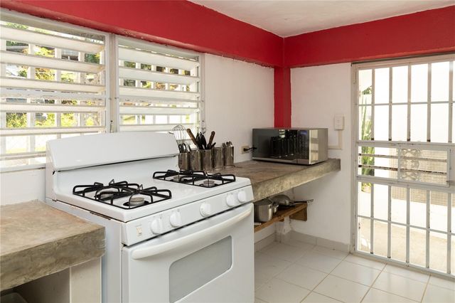 385 BRAVOS DE BOSTON, Vieques, PR 00765