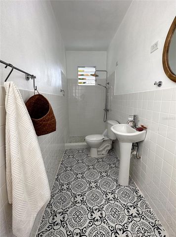 385 BRAVOS DE BOSTON, Vieques, PR 00765