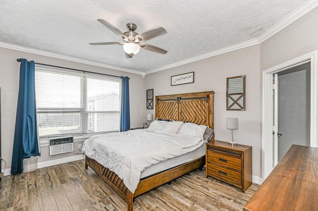 322 Spencer Landing W, La Porte, TX 77571