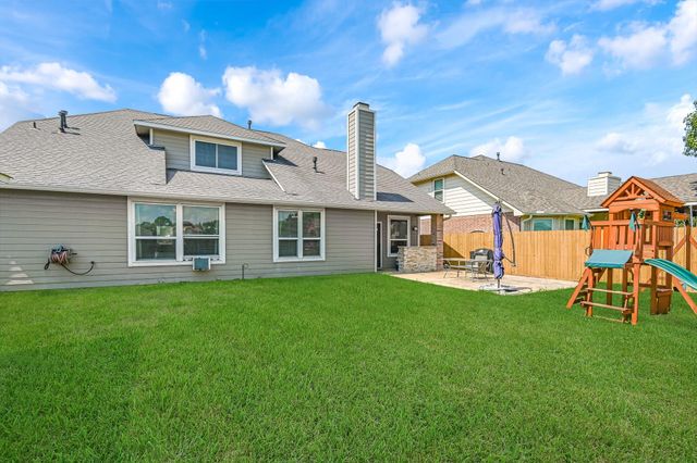 322 Spencer Landing W, La Porte, TX 77571